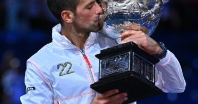 Djokovic trionfa su Tsitsipas, è il suo decimo Open d’Australia