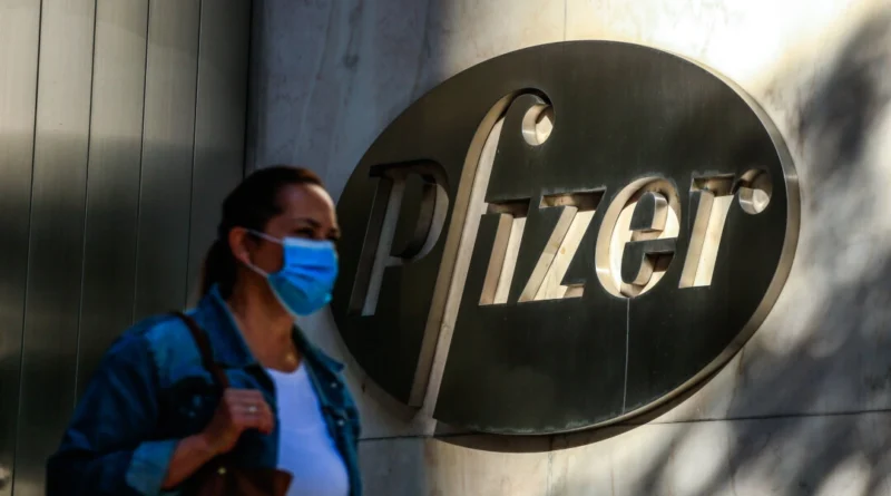 Il vaccino antinfluenzale mRNA di Pfizer ha “fallito” la sperimentazione clinica sugli anziani: commissario della FDA